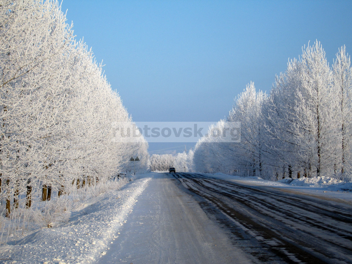 Снежная дорога в городе