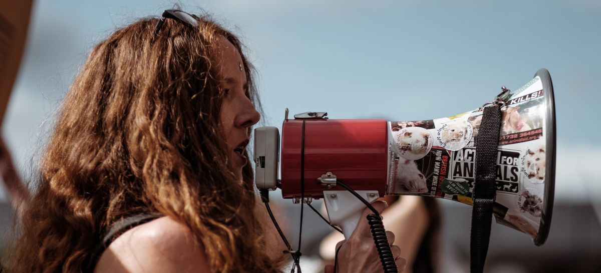 Online-Kurs "Fundraising für Fachleute aus Marketing und Vertrieb" Header Bild