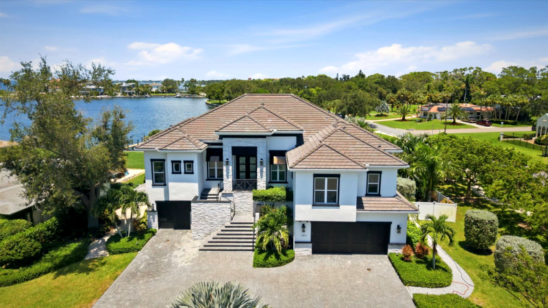 Cover for 387 South Shore Drive, Sarasota, FL 34234