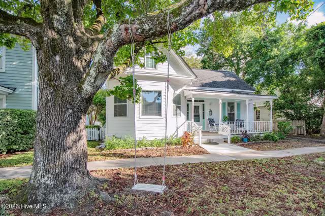 212 Orange Street, Beaufort, NC 28516