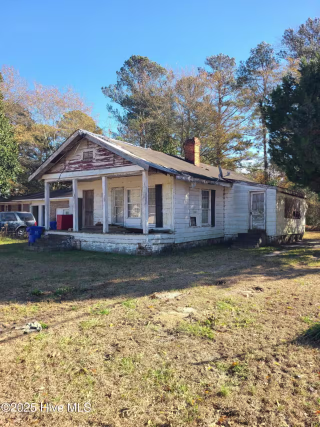 313 W Williams Street, Burgaw, NC 28425