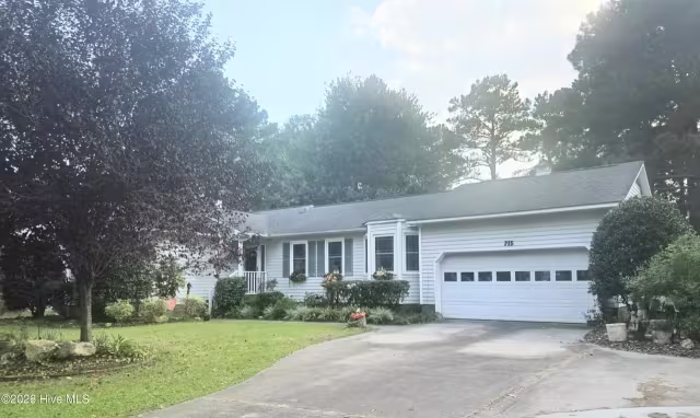 715 Plantation Drive, New Bern, NC 28562