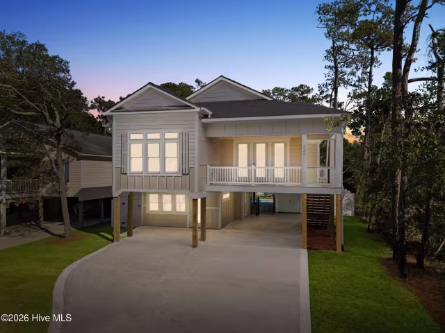 324 NE 41st Street, Oak Island, NC 28465