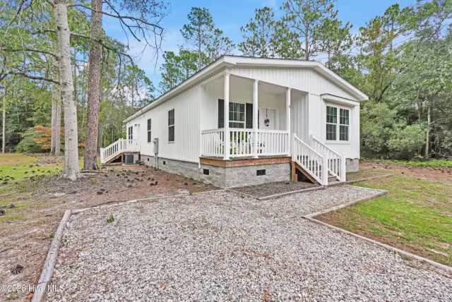 14 Redwood Road, Southport, NC 28461