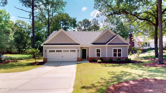 165 Devonshire Avenue W, West End, NC 27376