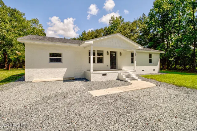 390 Newtown Loop Road, Atkinson, NC 28421