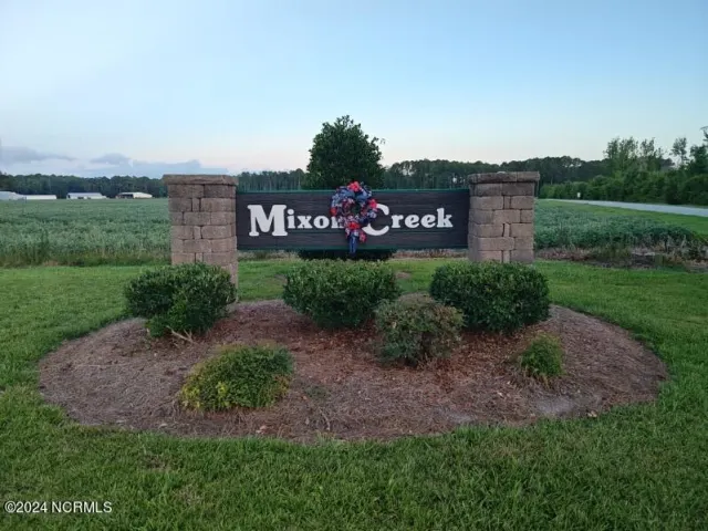 33 33 Mixon Creek Drive, Bath, NC 27808