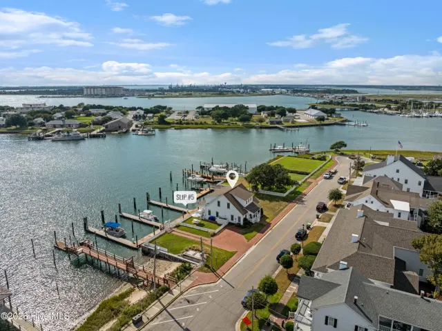 122 Front Street & Slip #5, Beaufort, NC 28516