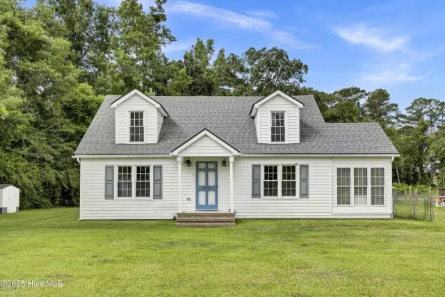 2971 Penderlea Highway, Burgaw, NC 28425