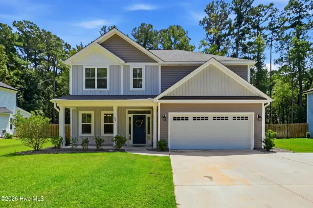 807 E Fremont Street, Burgaw, NC 28425