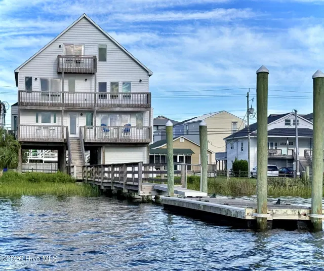 517 Canal Drive, Carolina Beach, NC 28428