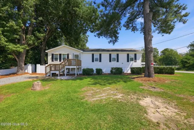 17 Old Fort Shores Road, Chocowinity, NC 27817