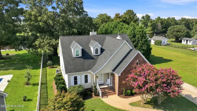 157 Pelican Pointe Drive, Elizabeth City, NC 27909