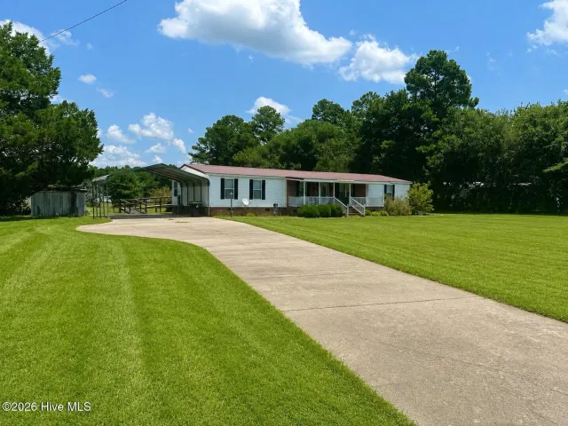 70 Rough Horn Road, Evergreen, NC 28438