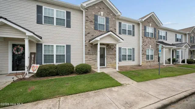 112 Chandler Drive E, Greenville, NC 27834