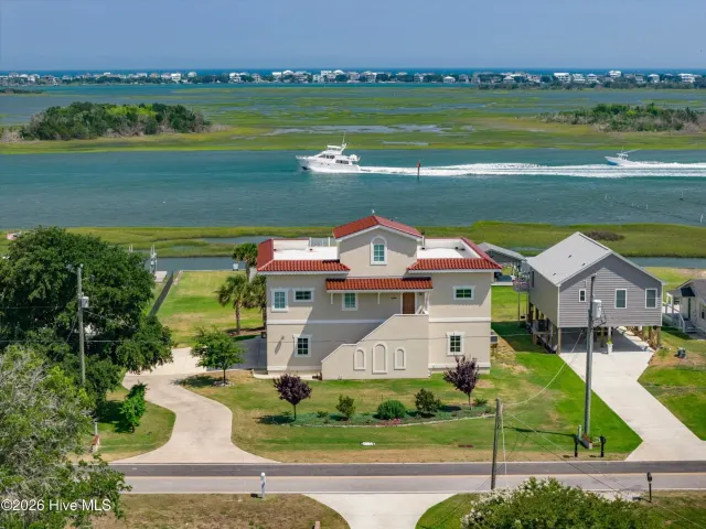 1044 Mallard Bay Drive, Hampstead, NC 28443