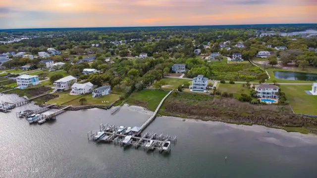 15 Shipyard Lane, Hampstead, NC 28443