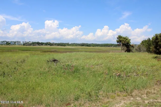 836 Ocean Boulevard W, Holden Beach, NC 28462