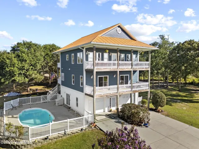 101 Brandon Avenue, Hubert, NC 28539