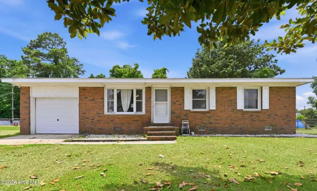 104 Yorkshire Drive, Jacksonville, NC 28546