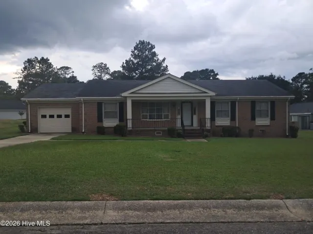 808 Arrow Drive, Kinston, NC 28501