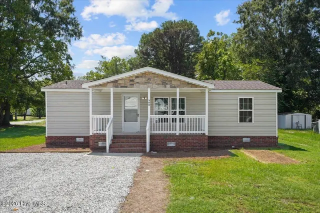 208 E Boundary Street, La Grange, NC 28551