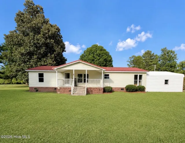 572 Ben Jones Road, Lake Waccamaw, NC 28450