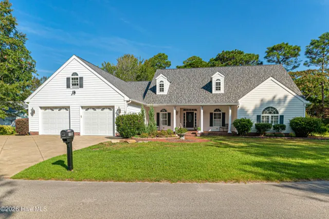 102 Fairway Drive W, Morehead City, NC 28557