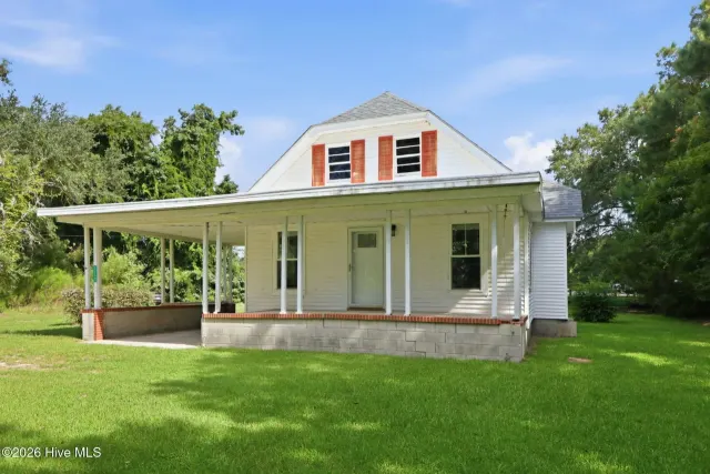 1112 Wilson Avenue, Morehead City, NC 28557