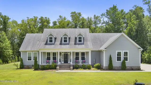2703 E Fairway Road, Morehead City, NC 28557