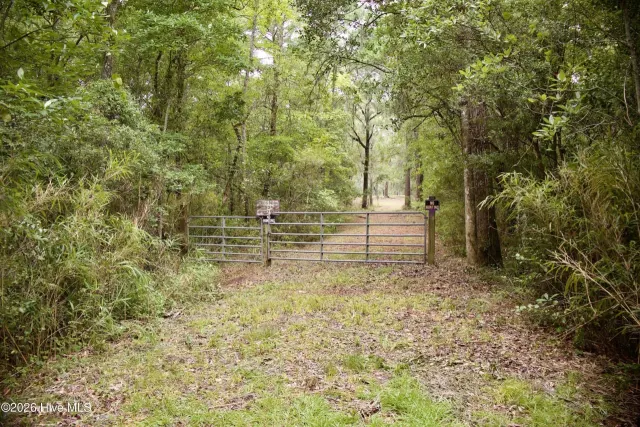 385 Sand Ridge Road, New Bern, NC 28560