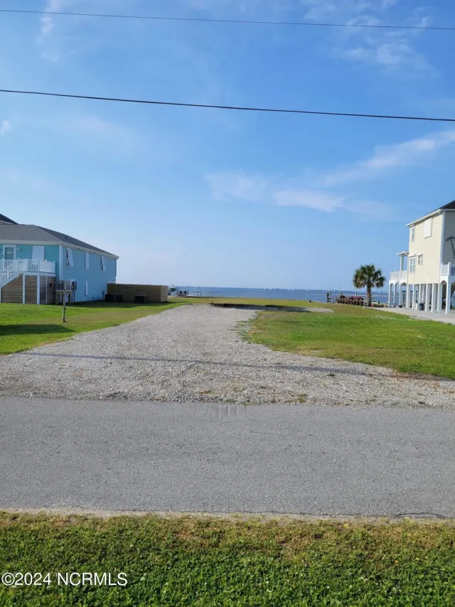 147 Salty Shores Point Drive, Newport, NC 28570