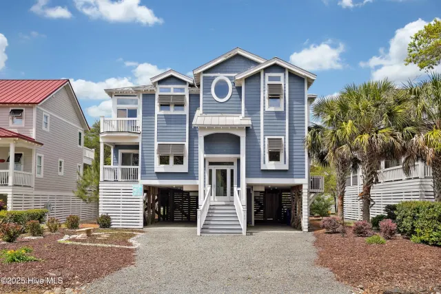103 SE 74th Street, Oak Island, NC 28465