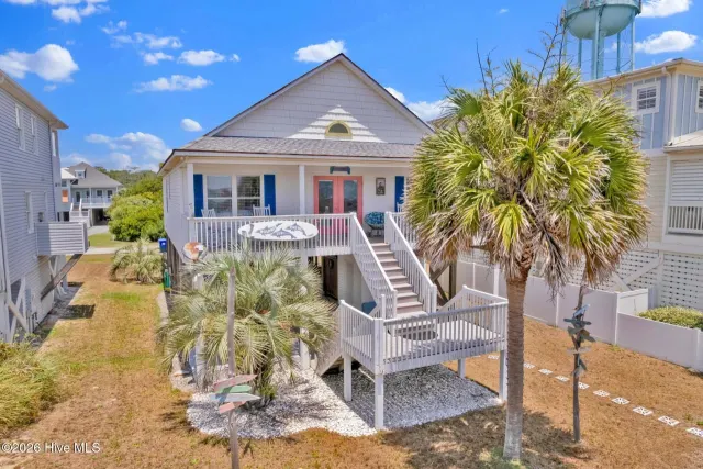 108 W Dolphin Drive, Oak Island, NC 28465
