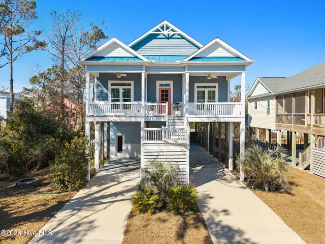 111 SE 41st Street, Oak Island, NC 28465
