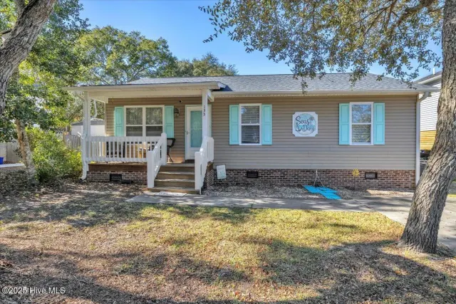 135 NE 36th Street, Oak Island, NC 28465
