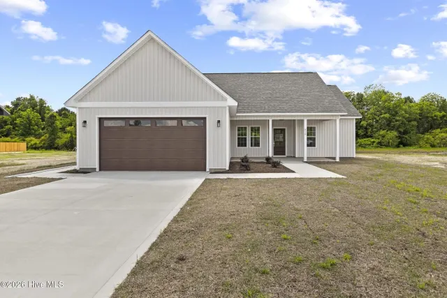 402 Wade Drive, Richlands, NC 28574