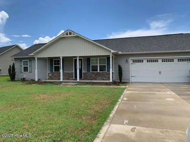 716 Addor Drive, Richlands, NC 28574