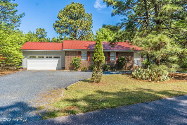 101 Swan Run Court, Seven Lakes, NC 27376
