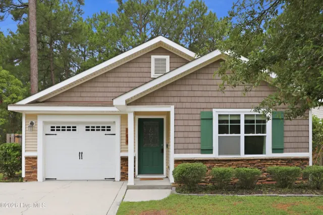108 Oyster Landing Drive, Sneads Ferry, NC 28460