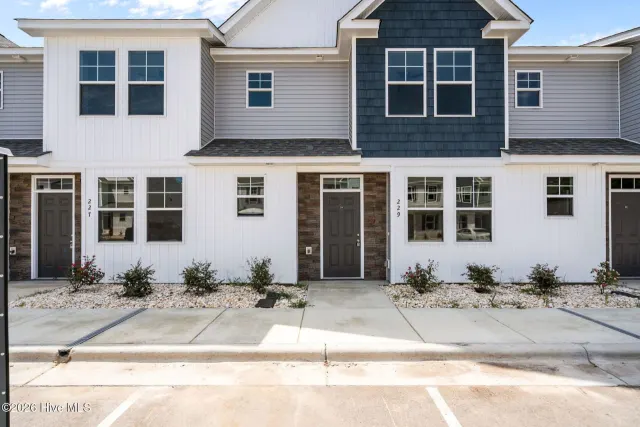 229 Sandy Cove Lane, Sneads Ferry, NC 28460