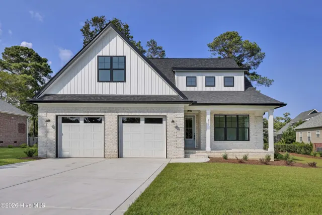 303 Starboard Cove, Sneads Ferry, NC 28460
