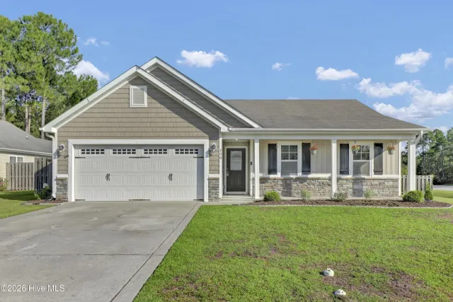 400 Blue Pennant Court, Sneads Ferry, NC 28460