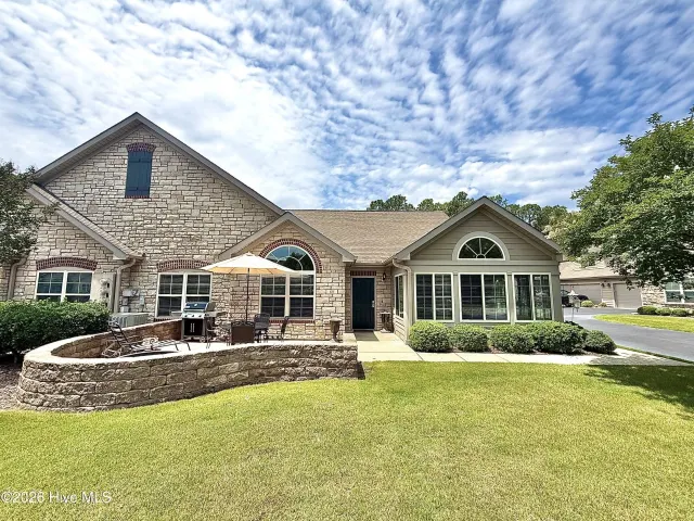107 W Chelsea Court, Southern Pines, NC 28387