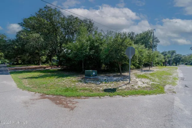 619 20 N Caswell Avenue, Southport, NC 28461