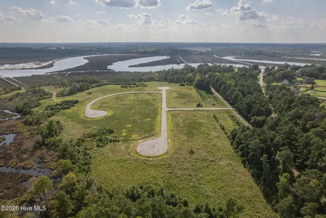 121 34 River Bend Drive, Stella, NC 28582