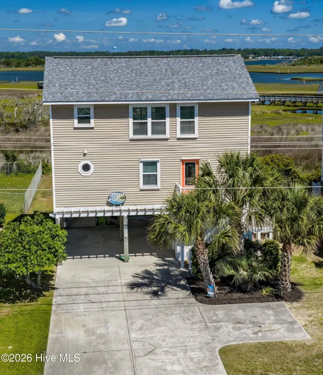 1001 S Topsail Drive, Surf City, NC 28445