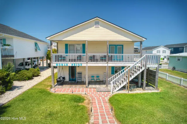 1041 1st Street, Surf City, NC 28445