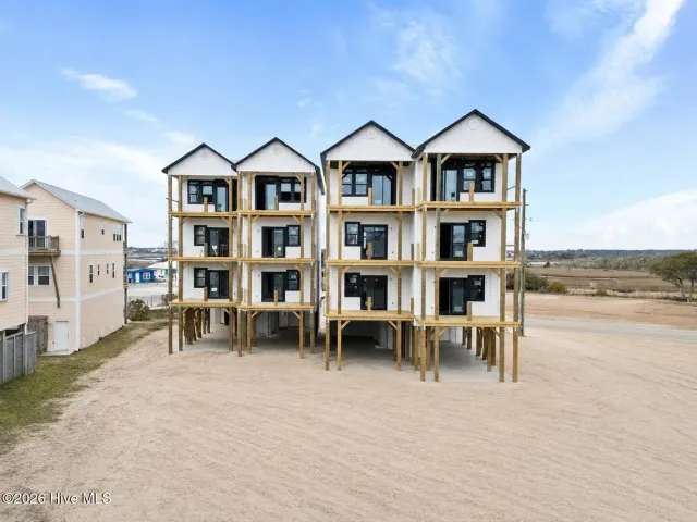 203 Shell Road, Surf City, NC 28445