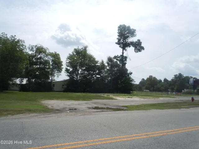 915 Hickman Road, Tabor City, NC 28463